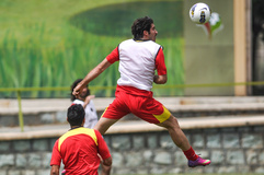 کریم انصاری‌فرد: بازگشتم به پرسپولیس مشخص نیست/ آب و هوا مناسب بود، لباس‌ها نه